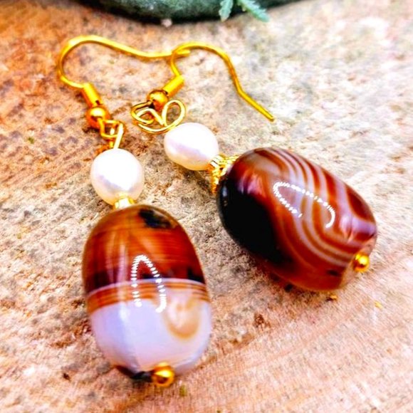 Nature Banded Agate & Pearl Dangle Earring - Picture 1 of 10